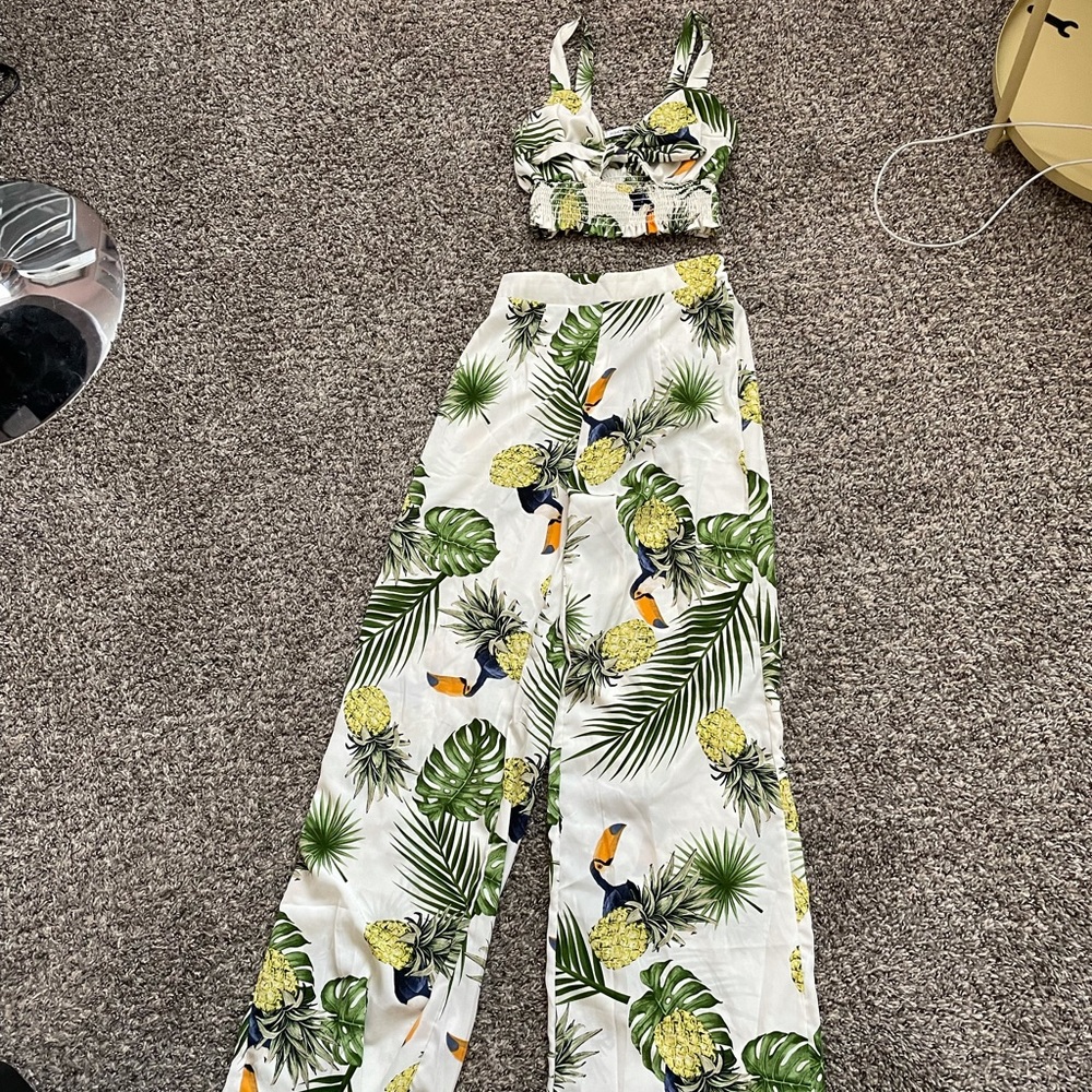 Fashion nova 2 piece tropical vacation set
